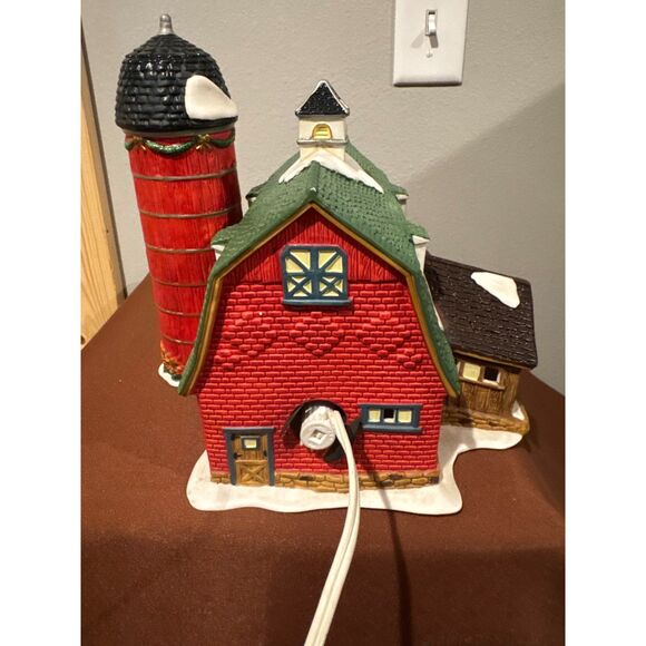 Heartland Valley Village Limited Edition Barn Illuminated Porcelain House - Picture 4 of 9